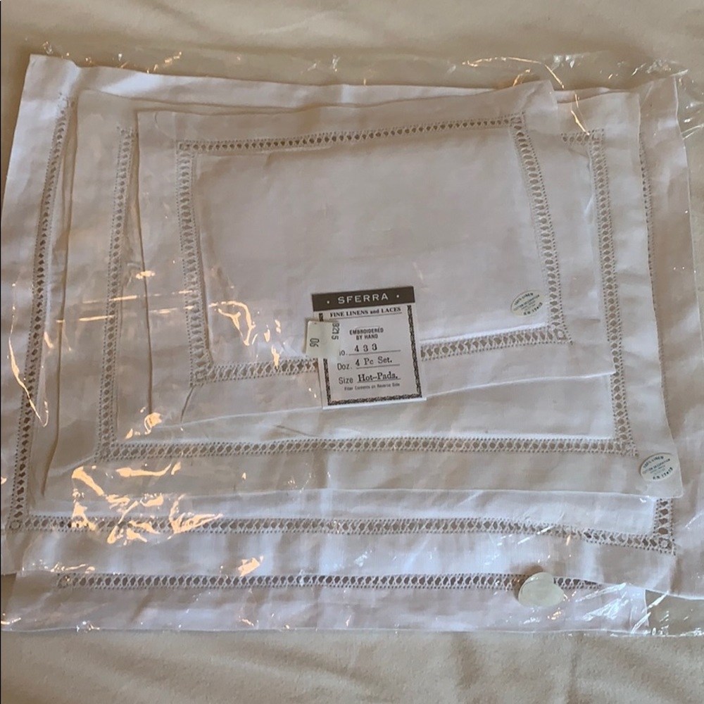 Sferra luxury linen hot pad set.